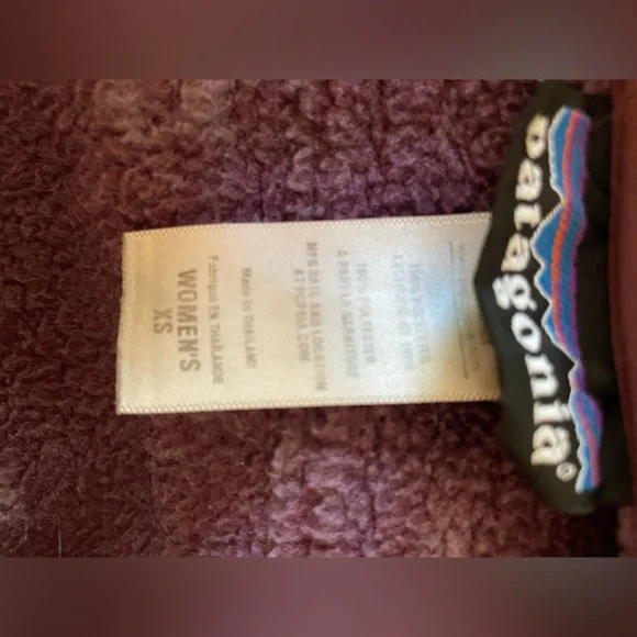 Patagonia Iceland Women's Zip-Up Hooded Sweater Jacket - Plum - Picture 5 of 7